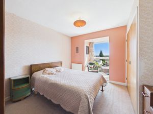 Bedroom- click for photo gallery